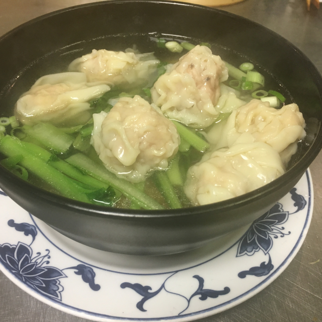云吞汤面/ 河/ 米粉Wan tan soep met bami/rijststick/mihoen