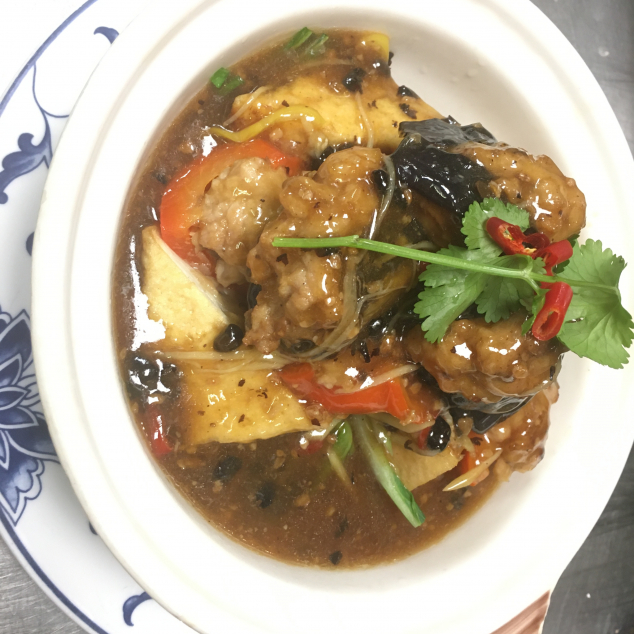 煎釀三寶(大) Gevulde tofu aubergine en paprika(Groot) met nasi