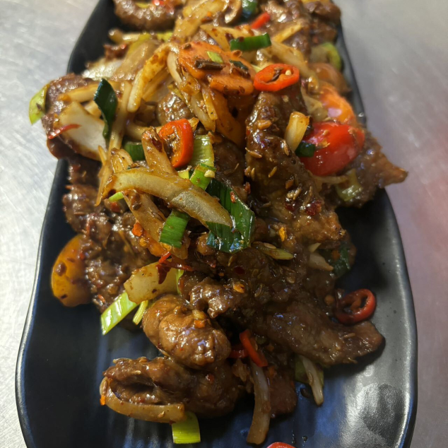 孜然牛肉Rundvlees met komijnzaad met witte rijst